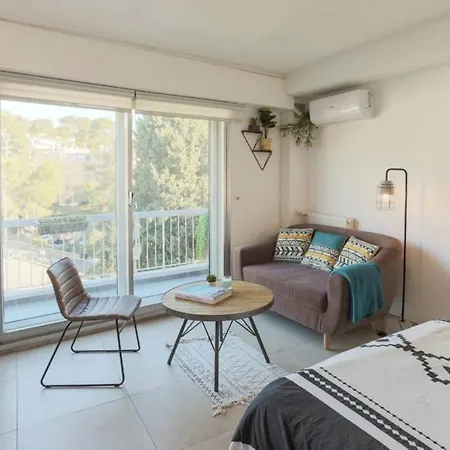 Le Solarias Lumineux Renove Avec Balcon /clim Apartment Le Cannet